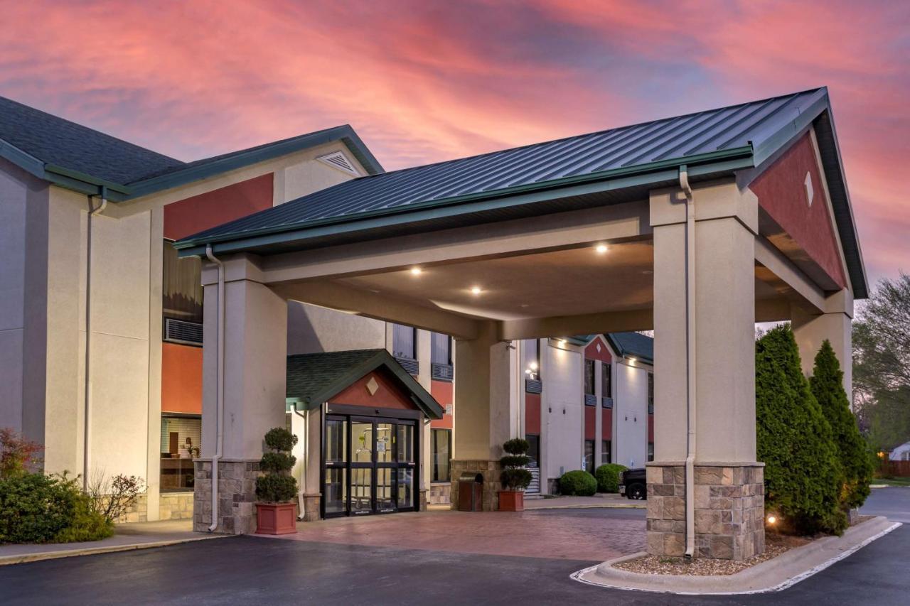 Best Western Plus Springfield Airport Inn מראה חיצוני תמונה
