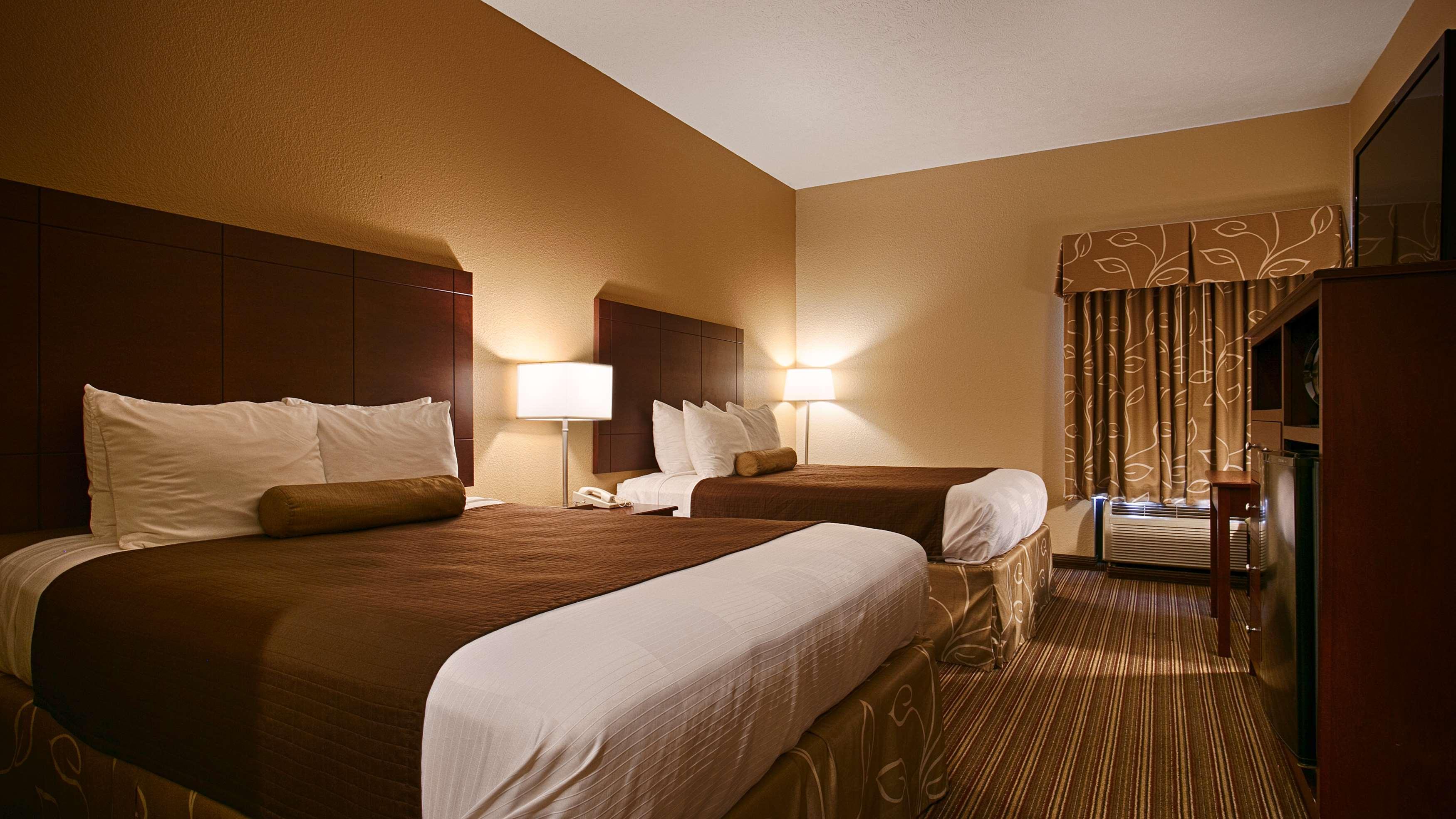 Best Western Plus Springfield Airport Inn מראה חיצוני תמונה