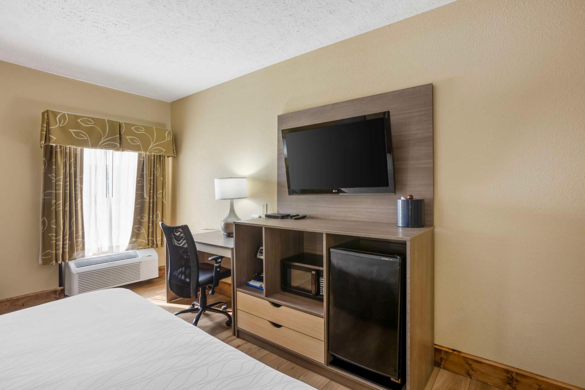Best Western Plus Springfield Airport Inn מראה חיצוני תמונה